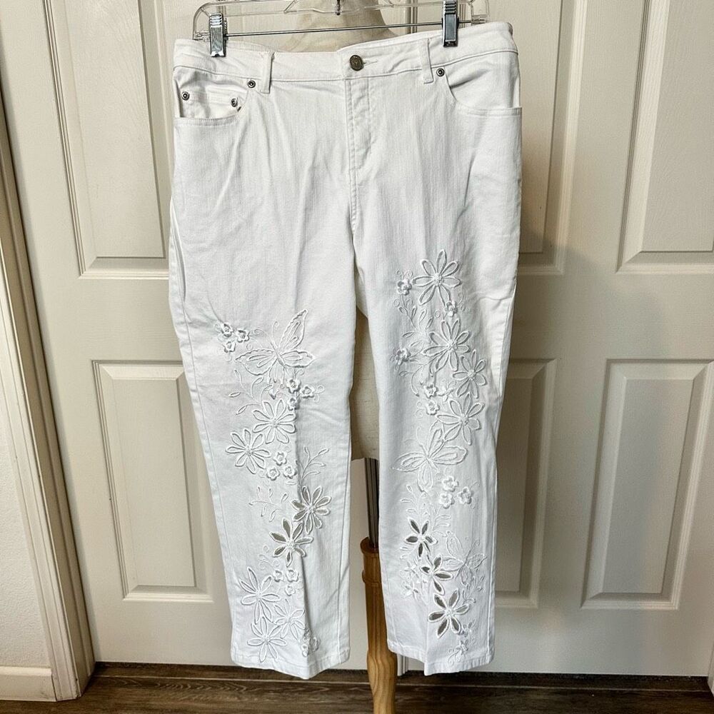 Lilly Pulitzer White Cropped Jeans with Floral Cutwork